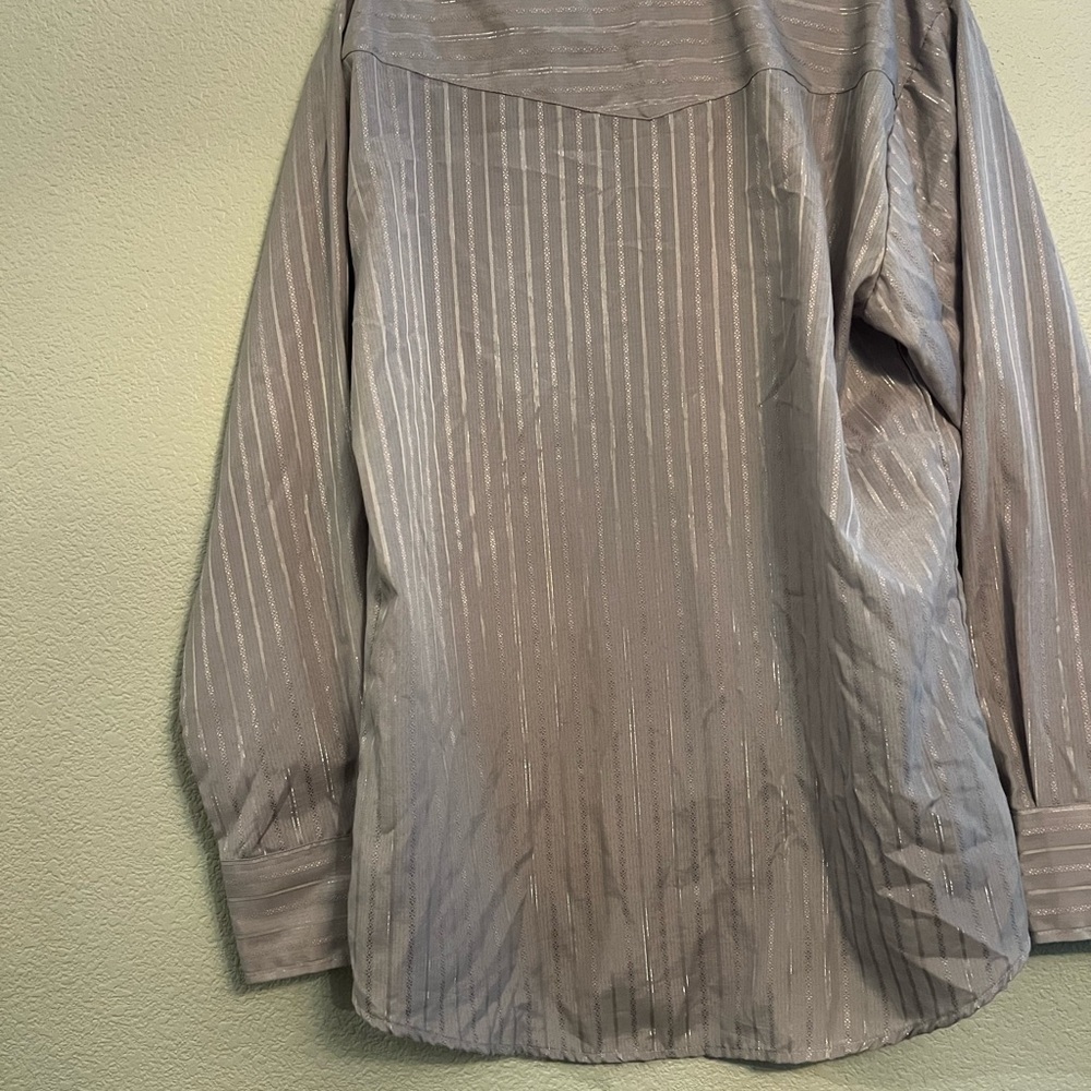Roper Size Large Pearl Snap long sleeve - Picture 9 of 9